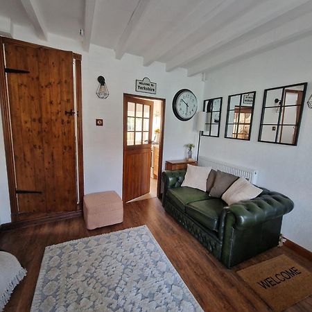 Black Cat Cottage - Central Pickering Grade 2 Listed Cottage Ngoại thất bức ảnh